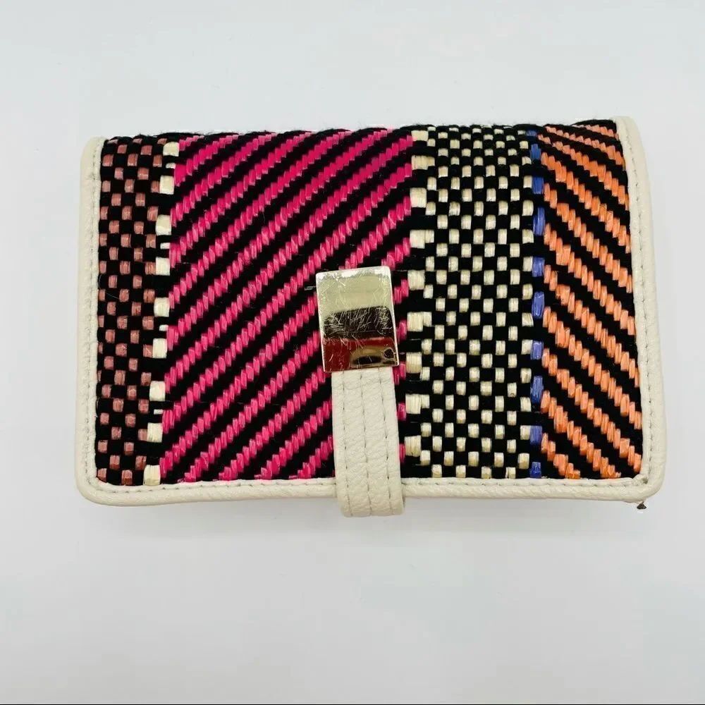 Safekeeper Weaved Design Wallet 